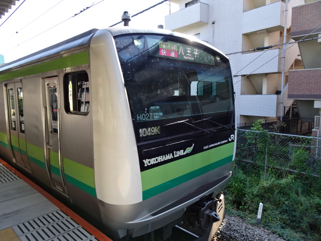 E233系6000番台鴨居入線