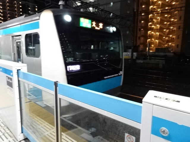 E233系1000番台南浦和入線