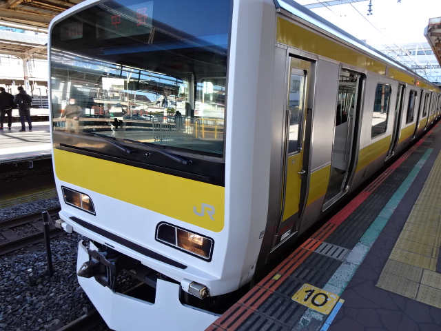 E231系500番台津田沼にて出発を待つ